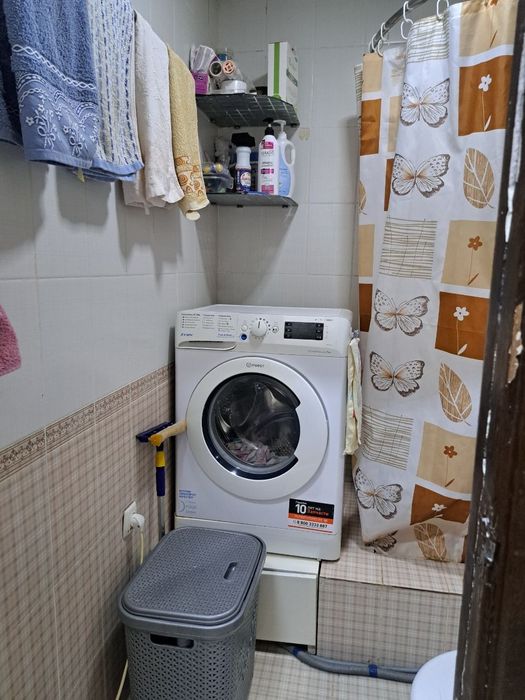 1 хона 3 хона к,илинган Тансик,боев 1 да сотилади балкон 2×6 подвали б