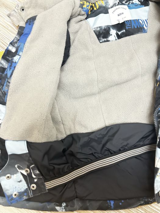 Куртка детская в отличном состояние