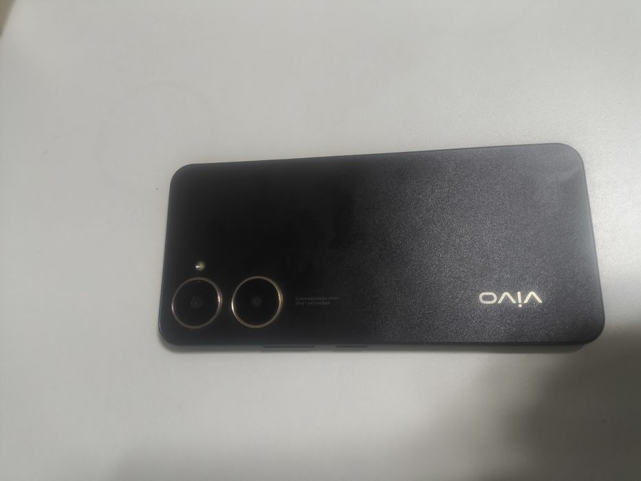 Продам телефон vivo Y03