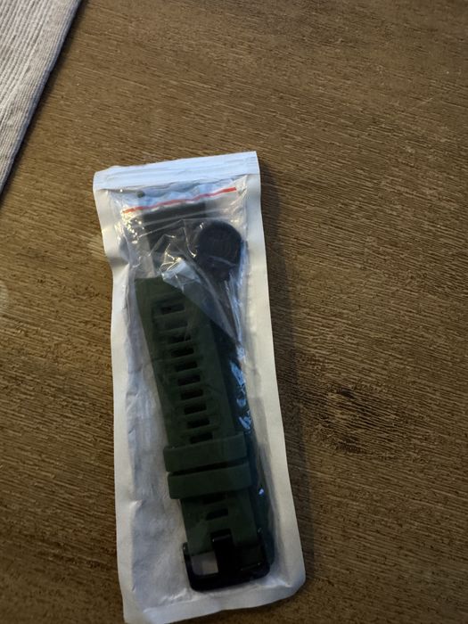 Garmin Instinct solar - с резервна каишка