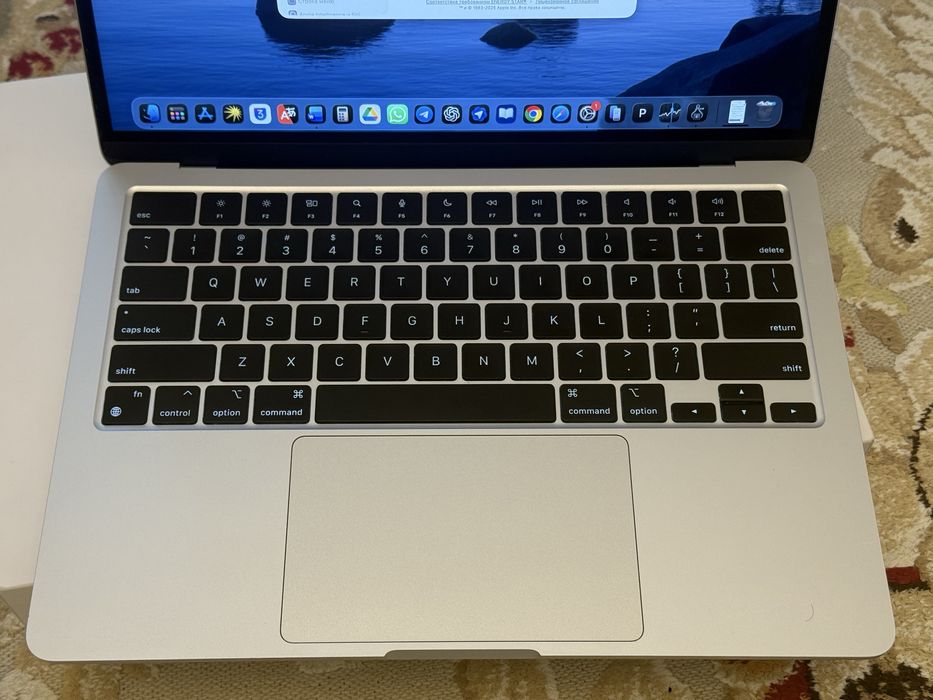 MacBook Air M2 silver идеальное состояние