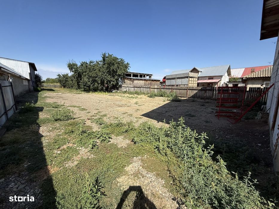 Casa 215mp, P+M, teren 2500mp, la strada, Dumesti
