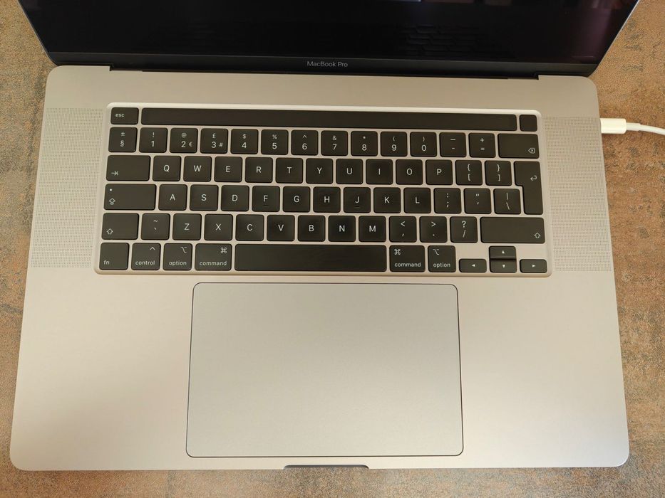 Apple MacBook Pro 32GB RAM 512GB SSD AMD Radeon Pro 530M