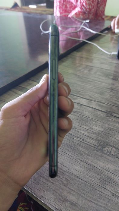 Iphone 11 pro koropka dakument bor holati  ideal fs id ishlaydi