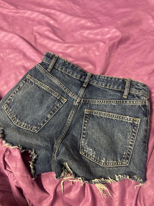 Чисто нови дънкови къси гащи