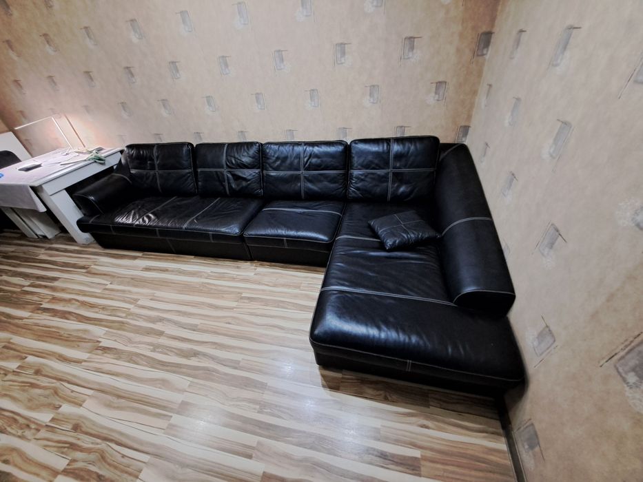 Диван кожаный угловой черный