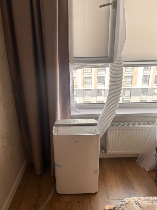 Мобильный кондиционер Midea