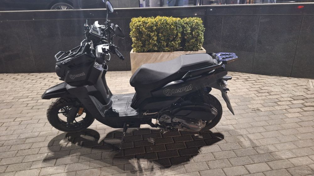 Skuter sotiladi kelishamiz