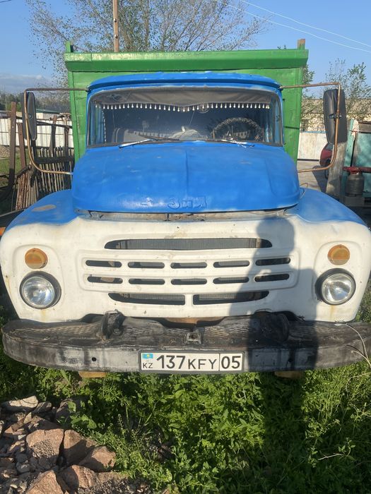 Зил 130 на ходу без вложеня