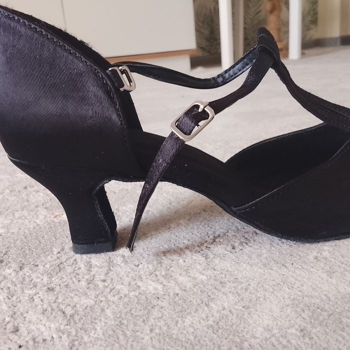 Танцевальные туфли