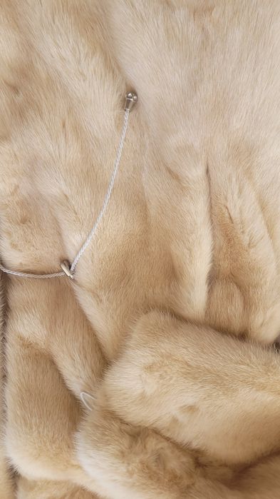 Продам норковую шубу