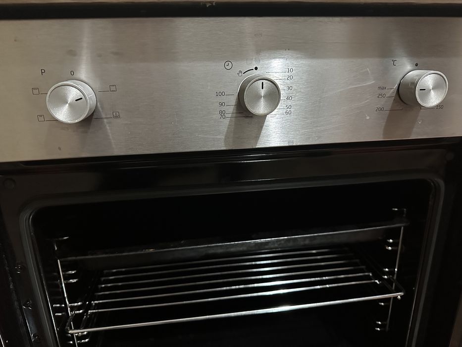 Продается духовой шкаф