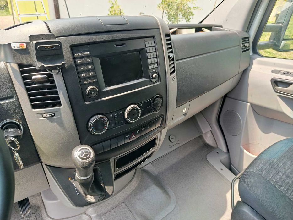 Mercedes Sprinter 314 automat, 8 europaleți, lift, punte dublă, climă, 1+1 locuri