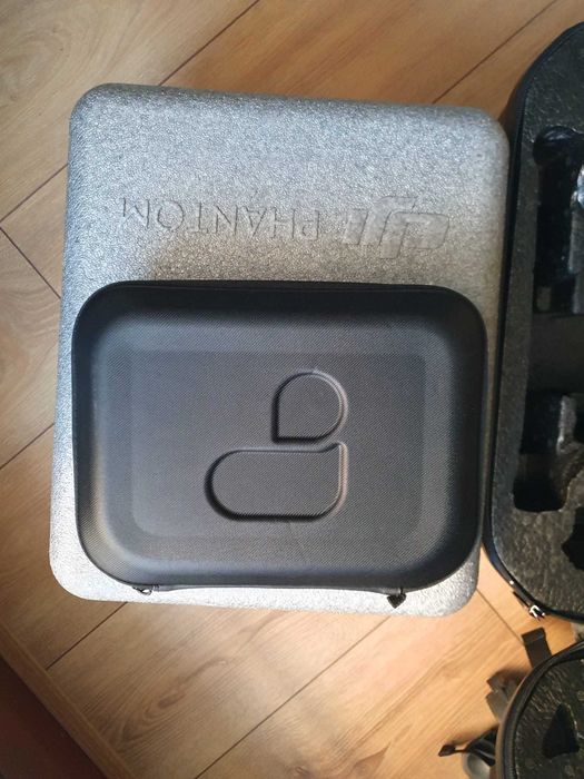 Дрон DJI Phantom 4 Pro