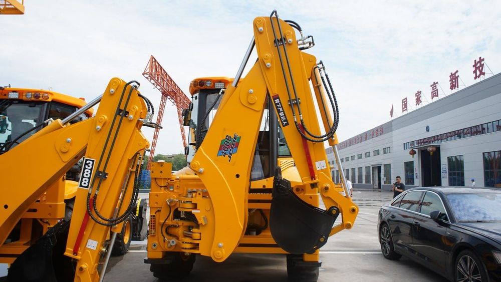 Ekskovator Pogruzchik JCME 400