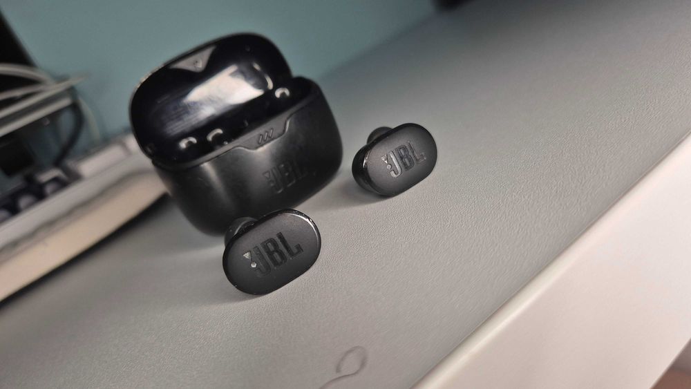 JBL Buds - Wireless, Noise-Cancelling