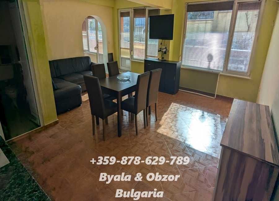 Просторен двустаен апартамент с 2 бани в гр.Бяла