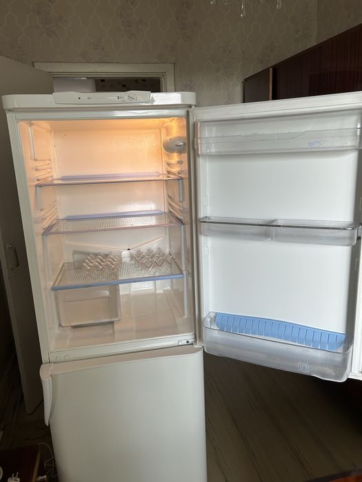 холодильник Индезит б/у в хорошем состоянии