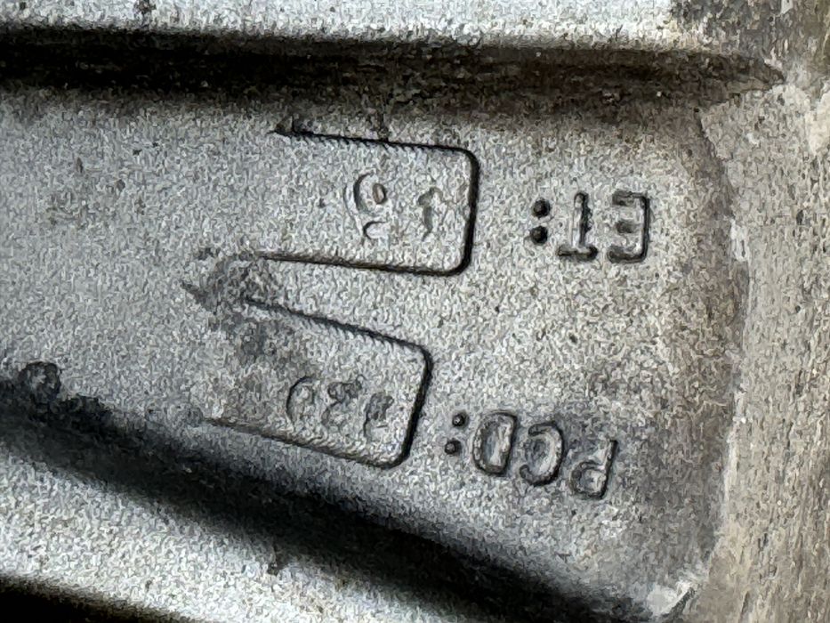 Гуми с шипове и джанти VW Amarok