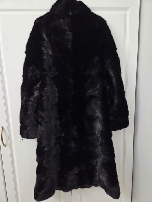 Продаётся норковая шуба