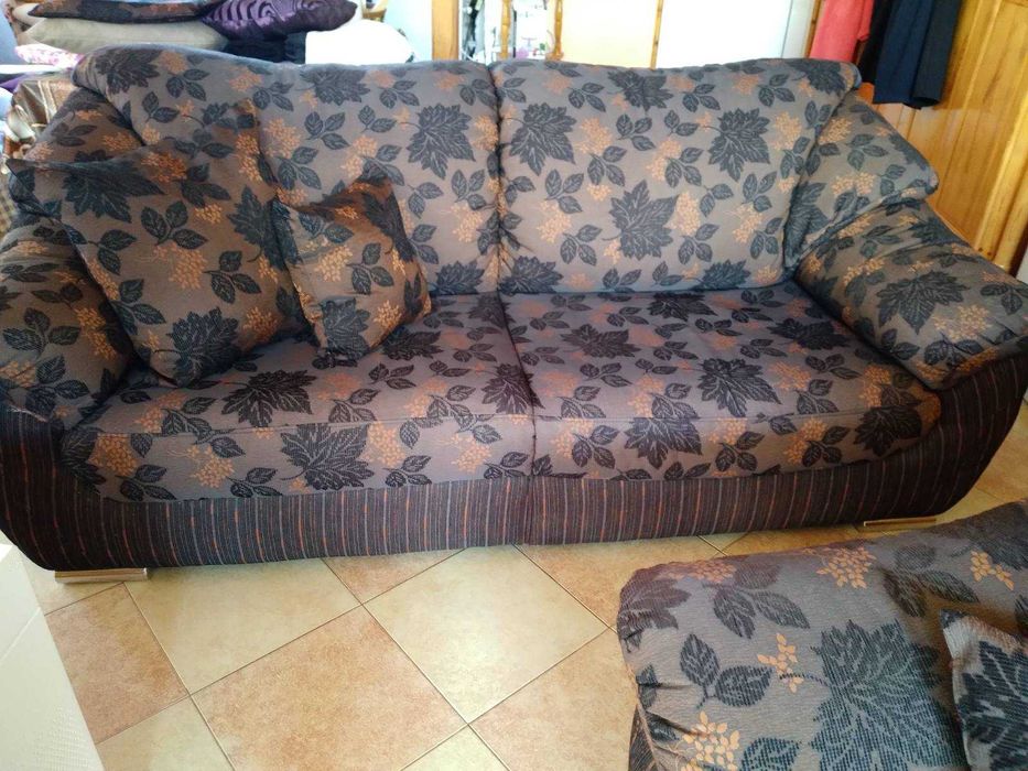 Продавам 2 дивана