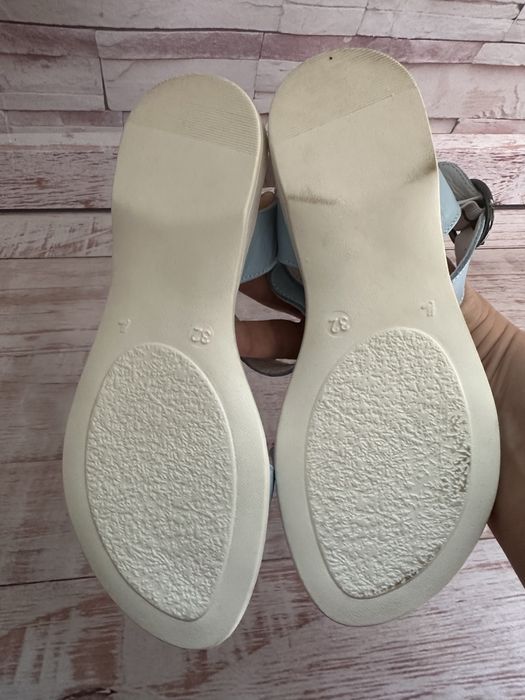 Босоножки Braska новые кожа