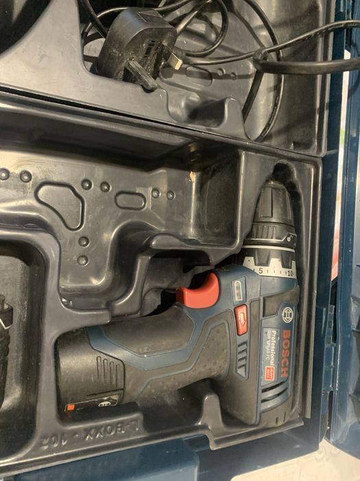 Bosch GSR 12V-15 FC/ + 1 батерия 2 ah.,винтоверт със 4 сменяеми глави/