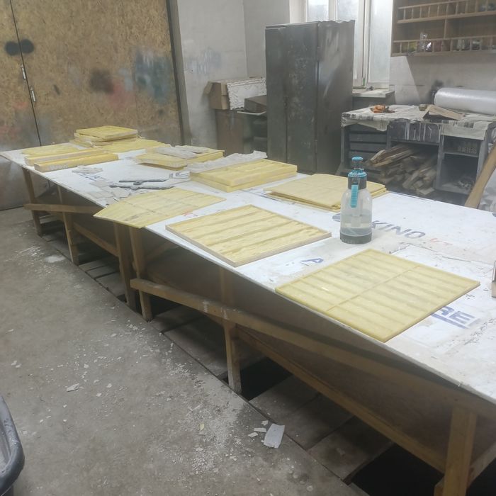 Продам столы 2шт