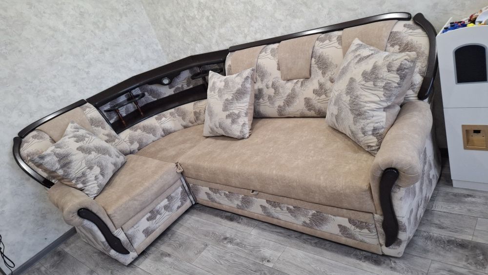 Продам диван в хорошем состоянии