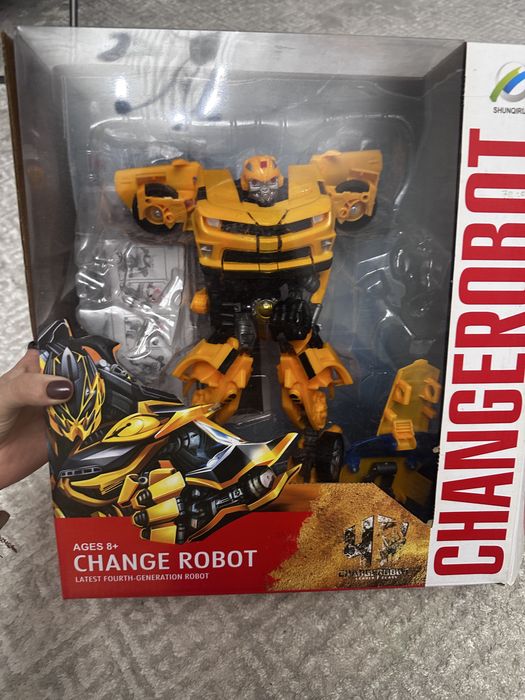 Робот-трансформер Change Robot (похож на Бамблби)