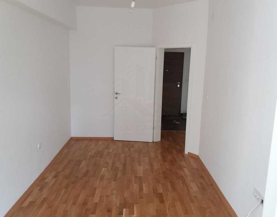 Дава се под наем Двустаен апартамент в Пловдив, Остромила - 60 кв.м за 265.2 € - Снимка #1