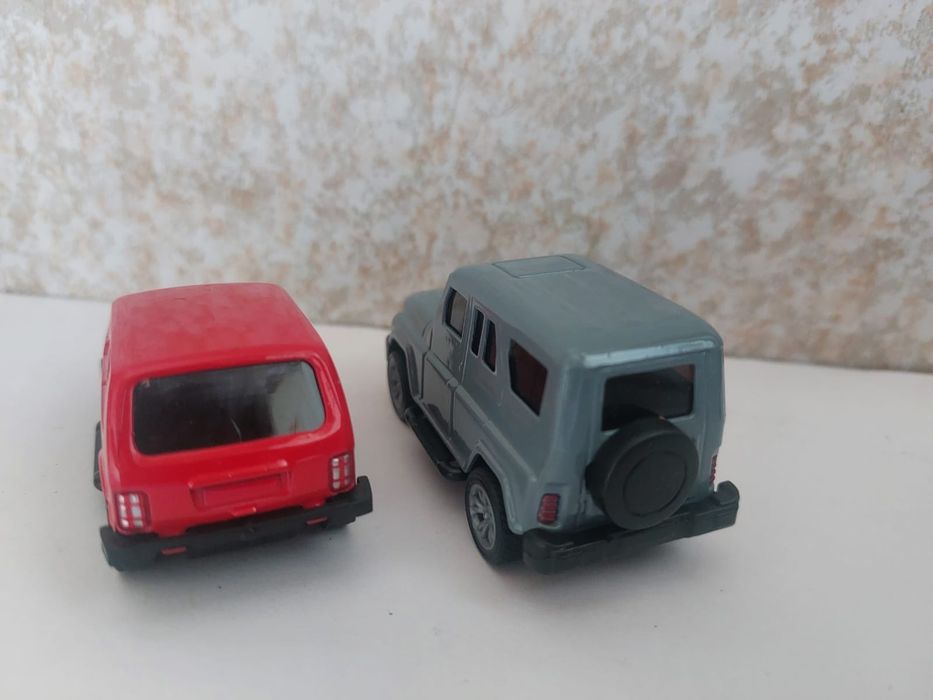 Модельки Уаз и Нива