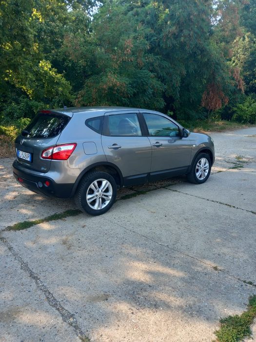 Vând Nissan Qashqai / 1.5DCI ,euro 5 / 6+1 trepte / an 2012
