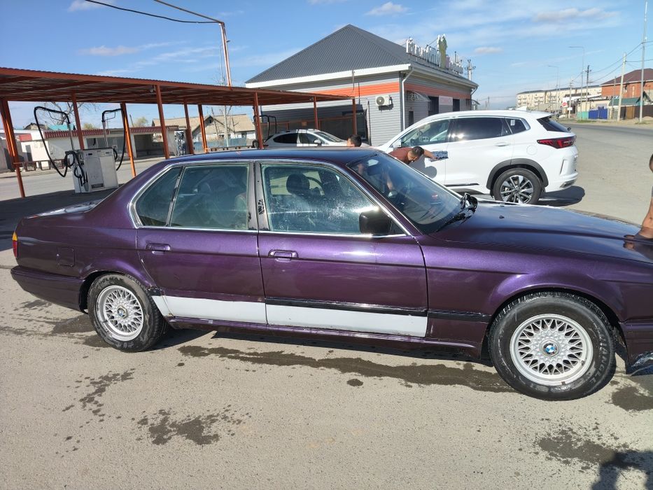 Продается БМВ Е32