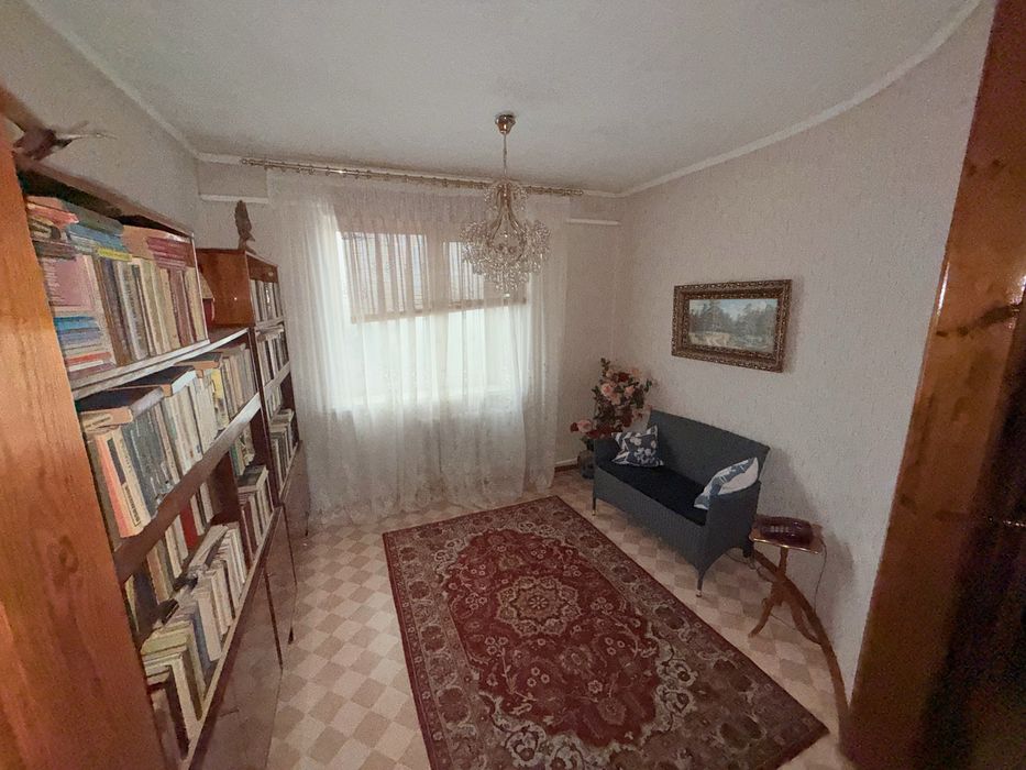 Дом 296 м², 6,7 соток с гаражом