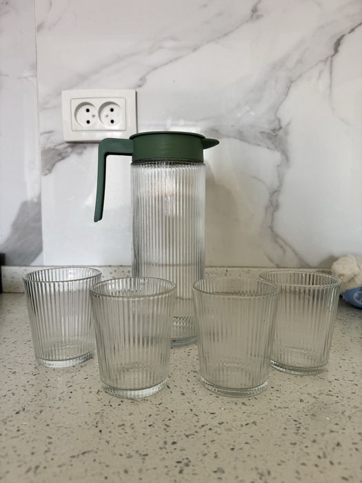 Графин со стаканами