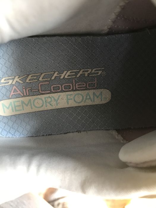 Продам кроссовки skechers 36 размер