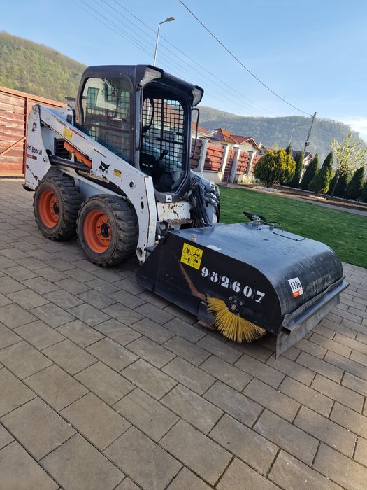 Închiriez vând Bobcat s450