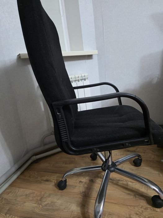 Продаётся офисное кресло