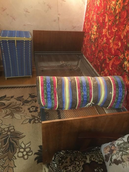 Продам кровать на панцерной сетке