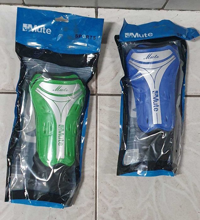 Футболни кори, калци и волейболни наколенки