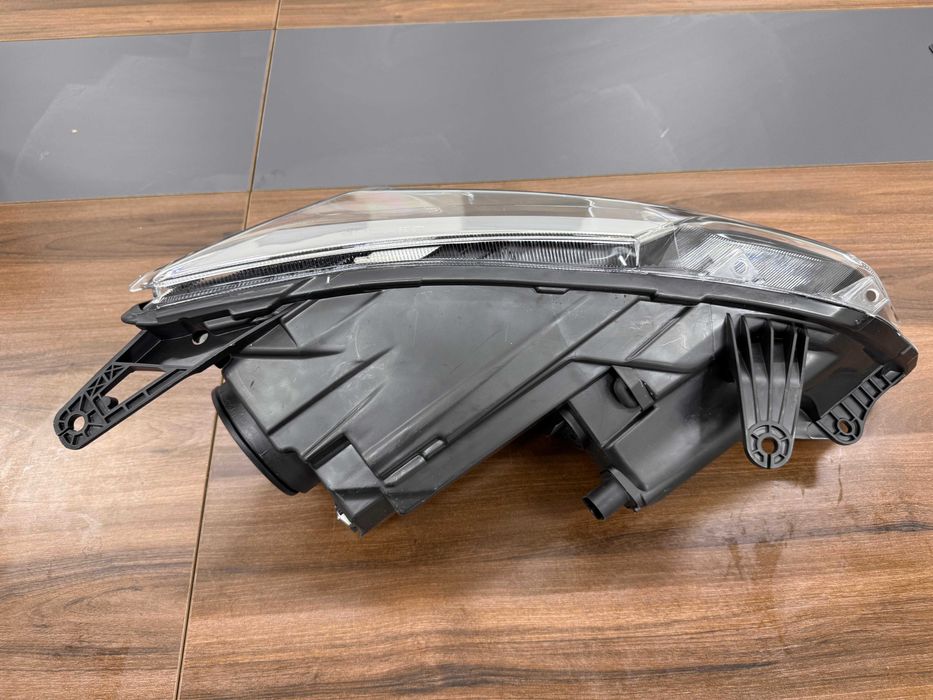 Jetour X70 передния левая фара