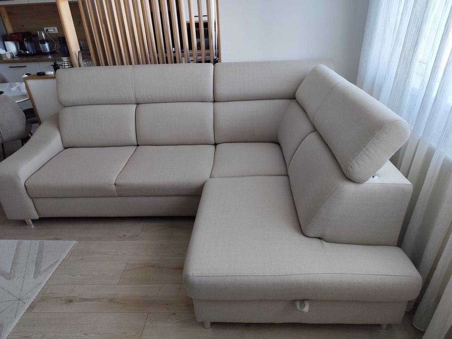 Vând colțar fix în formă de L