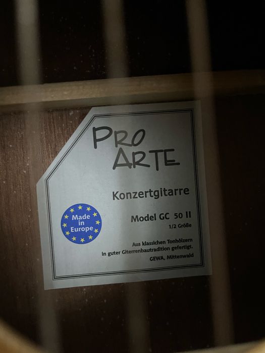 Гитара изготовлена на родине Моцарта