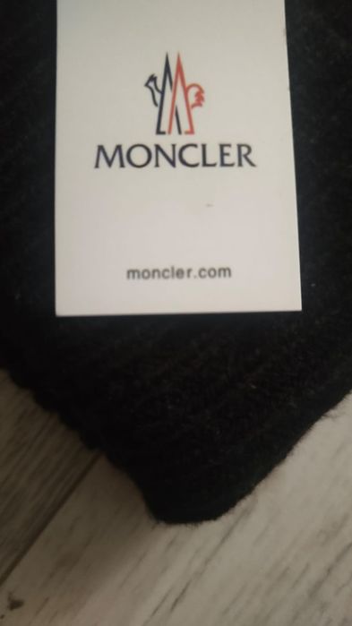 Caciulă Moncler neagra