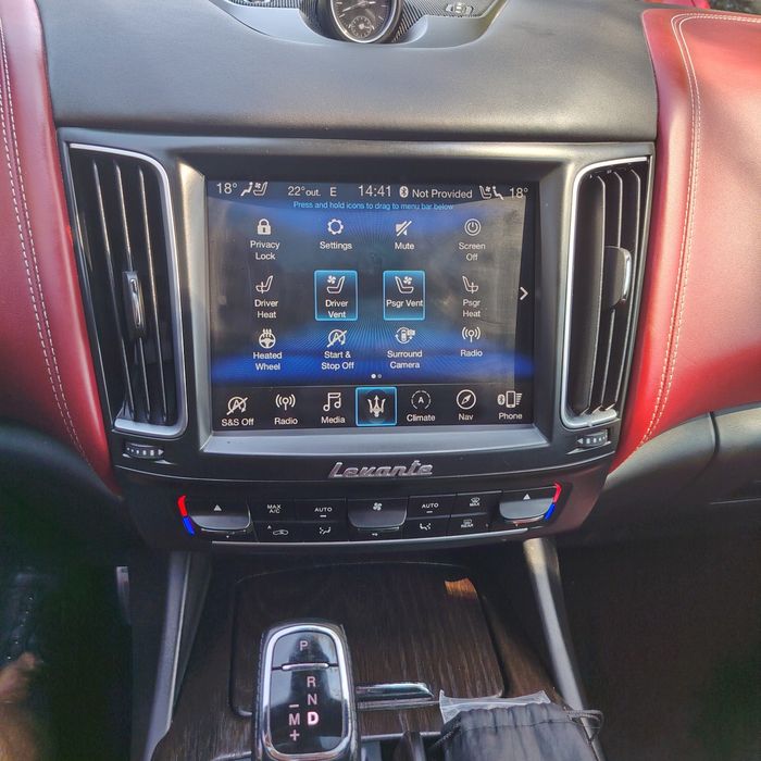Vând Maserati Levante Granlusso Luxury