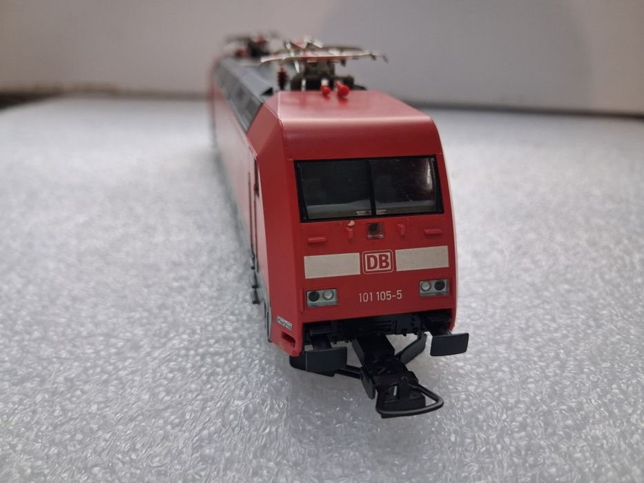 Locomotiva piko BR101 scara H0

Tractiune integrala pe toate axele
Mot