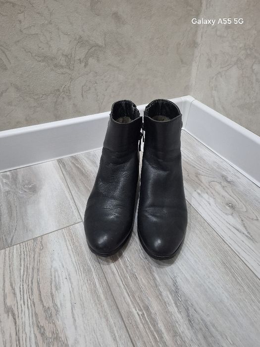 Продам кожанные сапоги