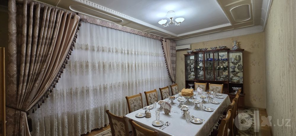 Kirib yashashga tayyor 14xonali uy