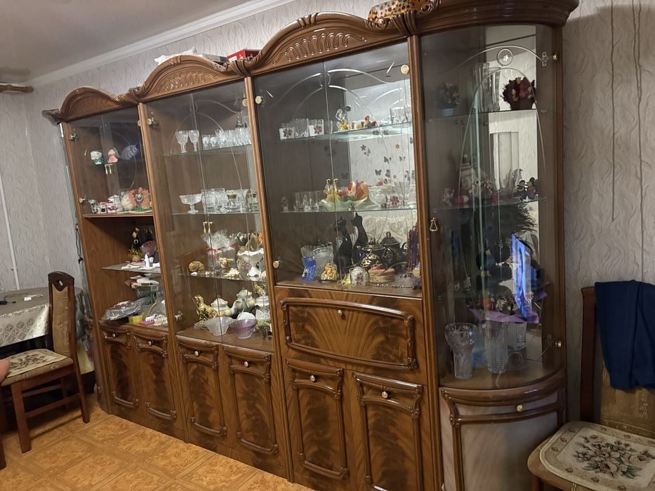 Сервант в гостинную